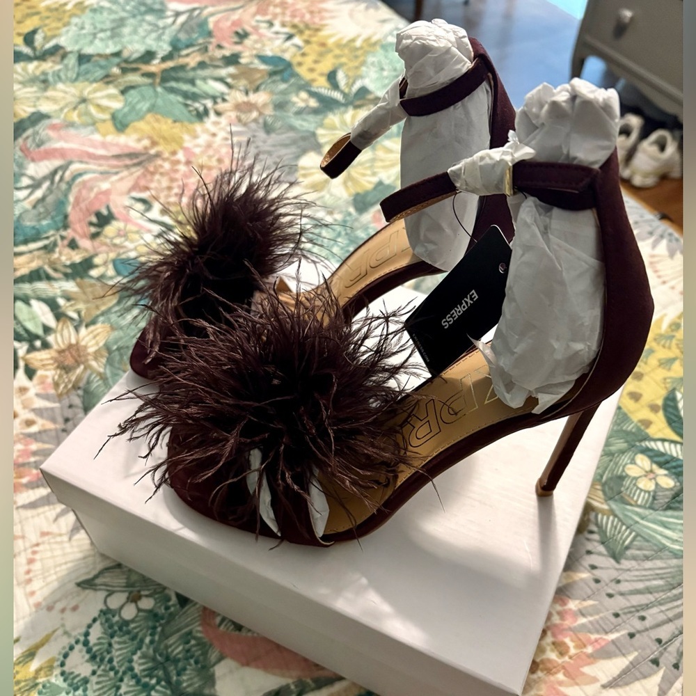 Feather Toe Heeled Sandals - Picture 8 of 9